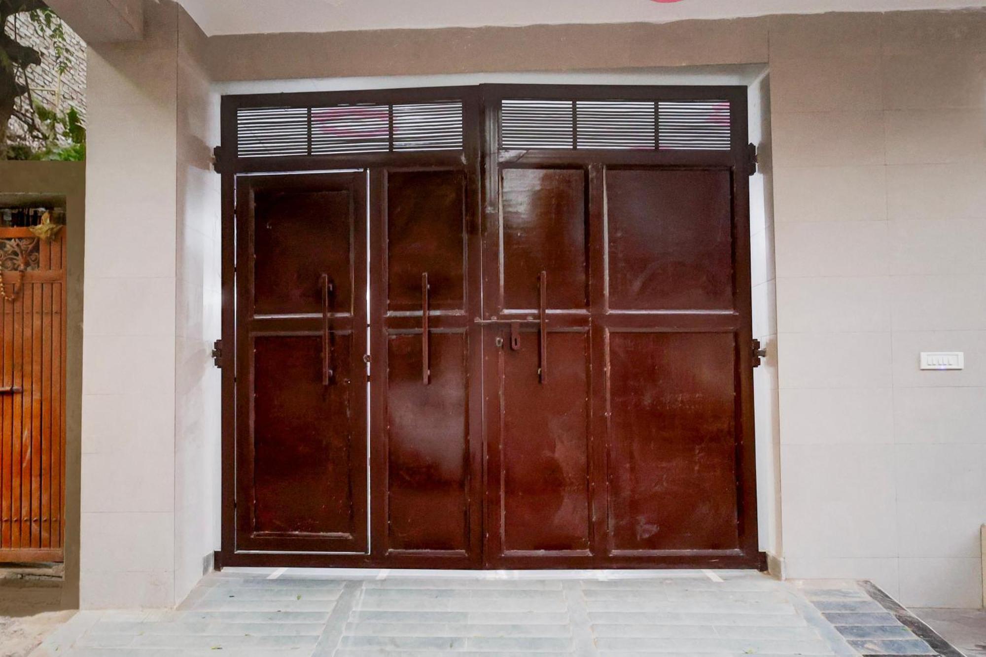 Hotel The Arrow Near Paschim Vihar Delhi  Exterior photo